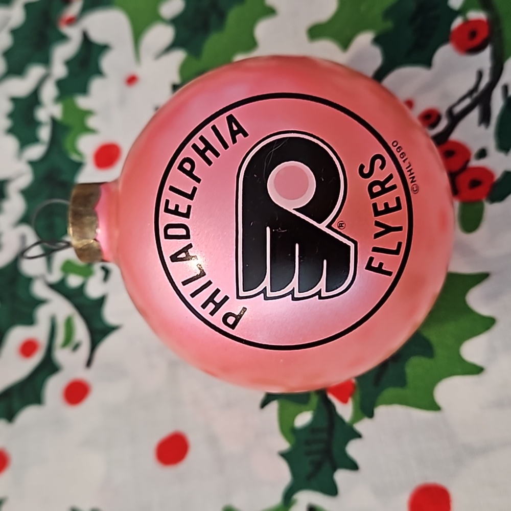Philadelphia Flyers Christmas tree ornament 1990 Topperscot Inc.see pic for flaw
